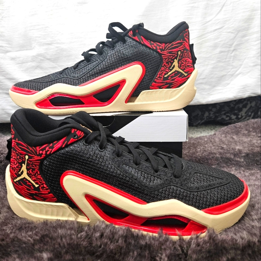Nike Jordan Tatum 1. Blk. Red. Metallic Gold. Size 12.5
